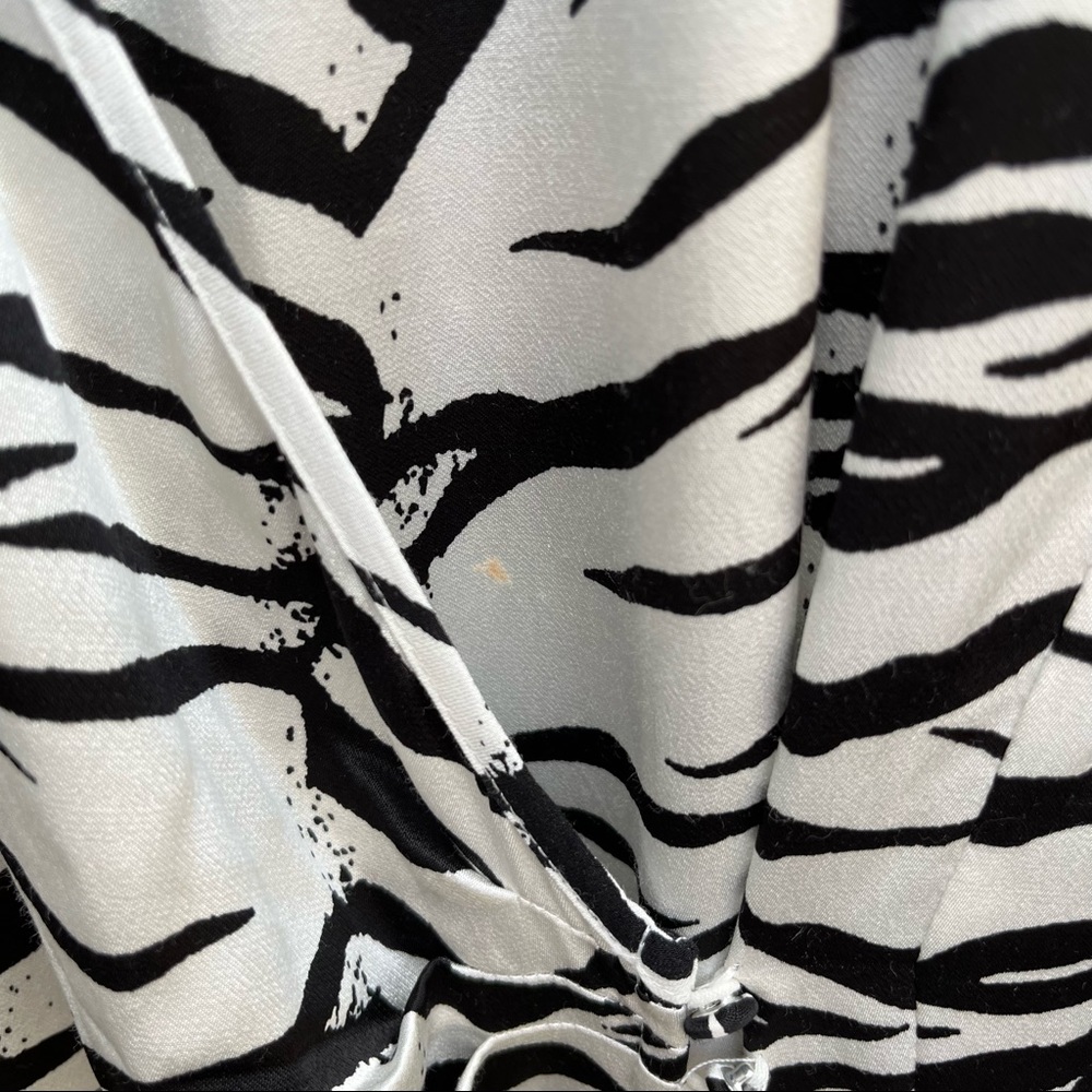 RIXO London Betty Mono Tiger Long Sleeve Wrap Dress Zebra Animal Print Women XS - Picture 12 of 14